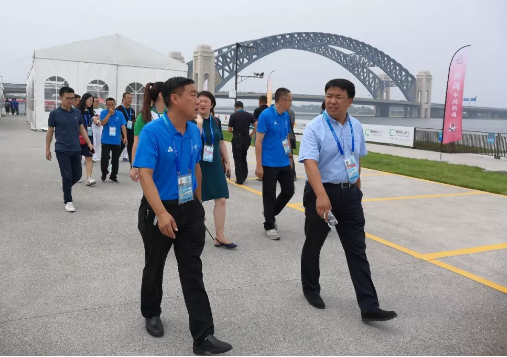 团省委、团市委领导慰问Beat365官网二青会志愿者