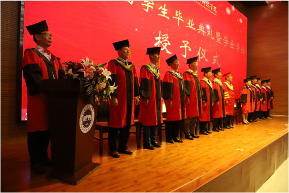 Beat365中文官方网站2020届学生毕业典礼 暨学士学位授予仪式隆重举行