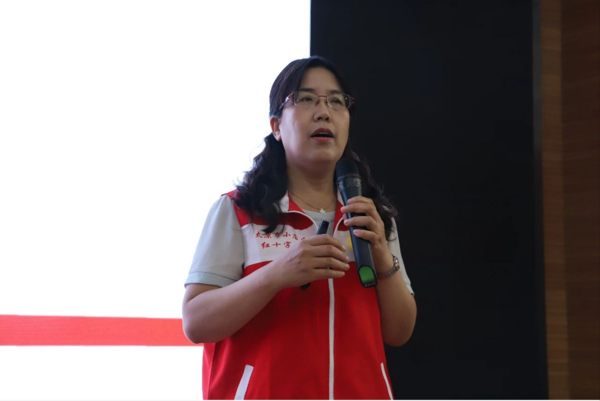 科普急救知识 共创平安校园 | Beat365官网开展急救技能培训会