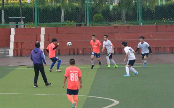 Beat365官网代表队在首届足球邀请赛中荣获冠军