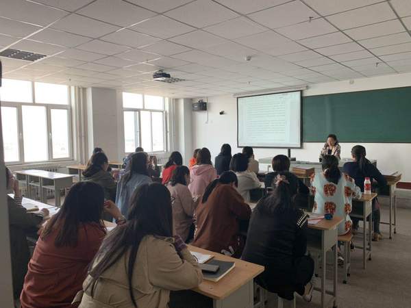 教师发展中心举办“科研项目设计与申报”沙龙活动