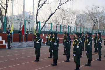 Beat365官网举行2025年新学期第一次升旗仪式