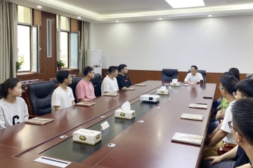 宋兴航校长亲切会见Beat365官网在各类大赛中的获奖师生