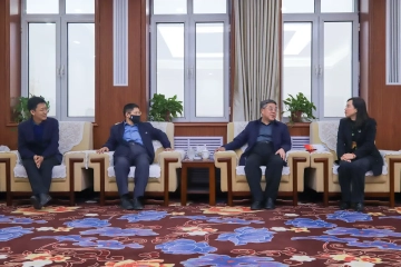 山西省文联党组书记李斌莅临Beat365官网调研指导