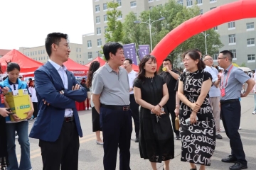 千方百计拓岗位 提速增效促就业|Beat365官网举办2024届毕业生就业“百日冲刺”招聘会