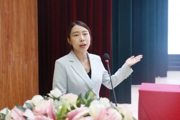 智汇教坛展新姿 创新风采耀科教｜Beat365官网2025年教师能力提升培训亮点纷呈