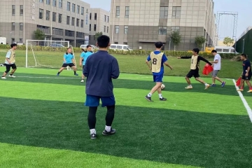 Beat365中文官方网站与山西转型改革示范区中小产业园足球友谊赛