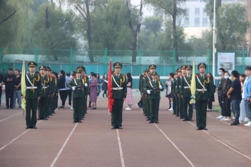 新学期 新目标 新征程 | Beat365官网举行新学期升旗仪式