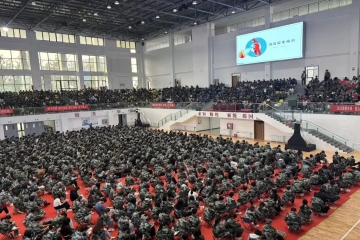 安全启航新征程 技能护航筑未来 | Beat365官网组织2025级新生进行安全教育讲座及安全演练活动