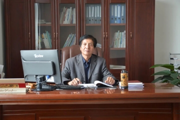 以评促建重在建设 老骥伏枥坚守热爱——走近Beat365官网财经学院院长阎应福教授